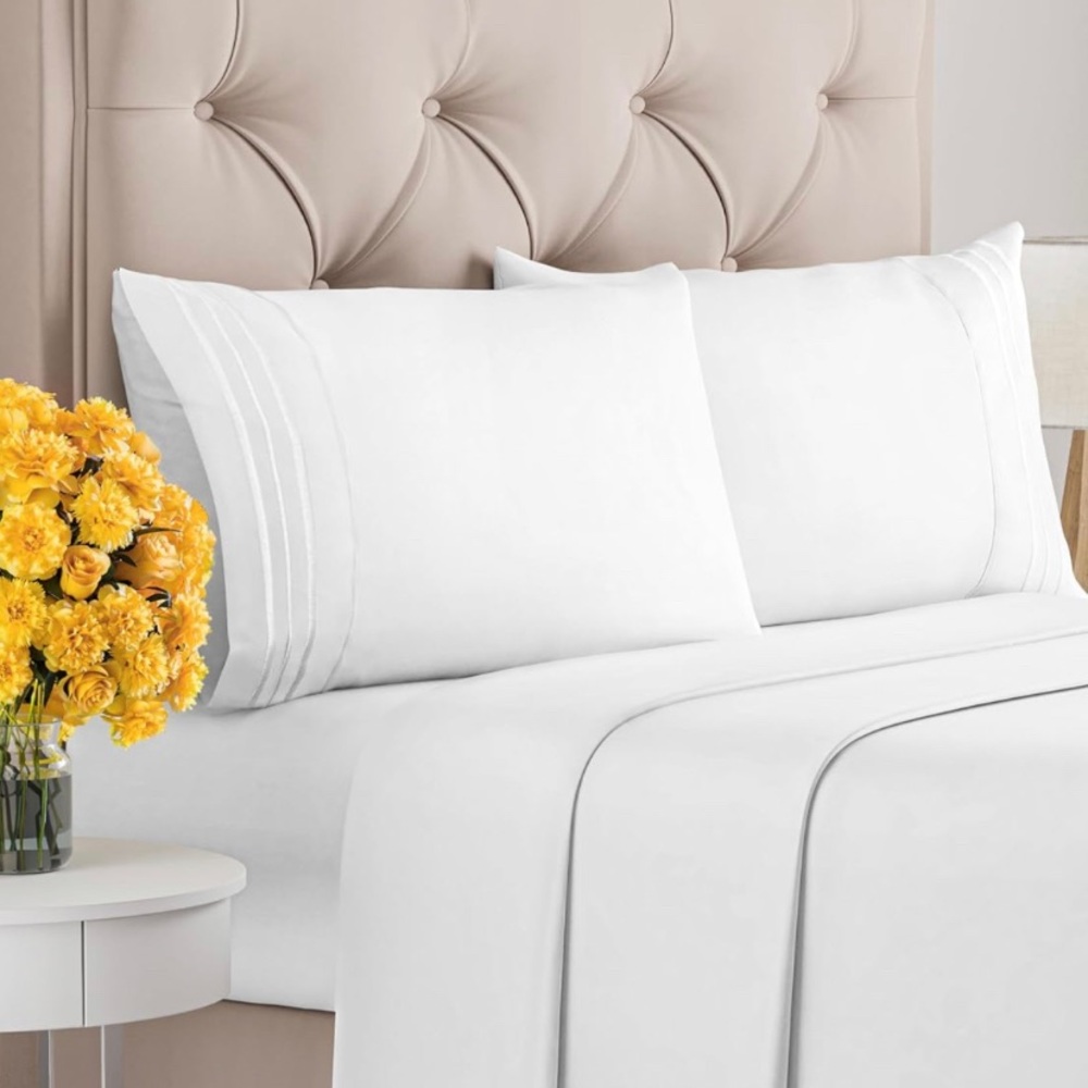 Queen Size 4 Piece Sheet Set - Comfy Breathable & Cooling Sheets